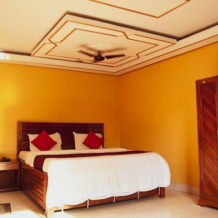 Hotel Nakshatra Karimganj 外观 照片