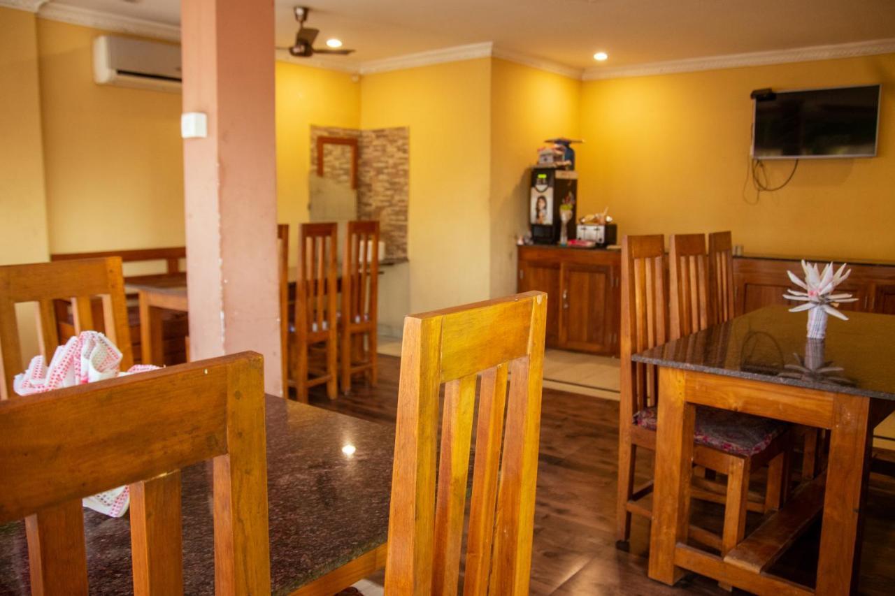 Hotel Nakshatra Karimganj 外观 照片