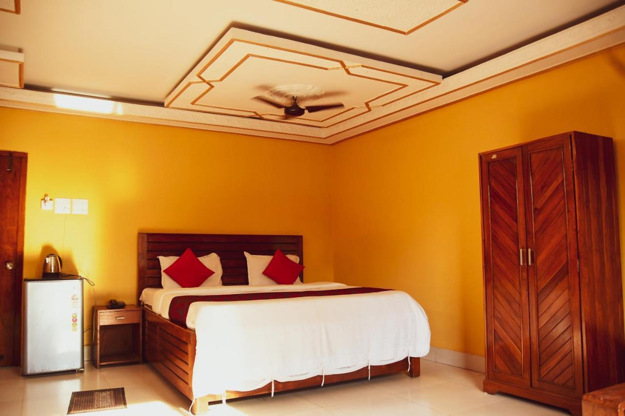 Hotel Nakshatra Karimganj 外观 照片