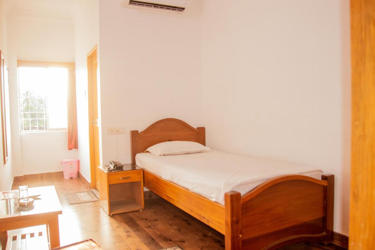 Hotel Nakshatra Karimganj 外观 照片