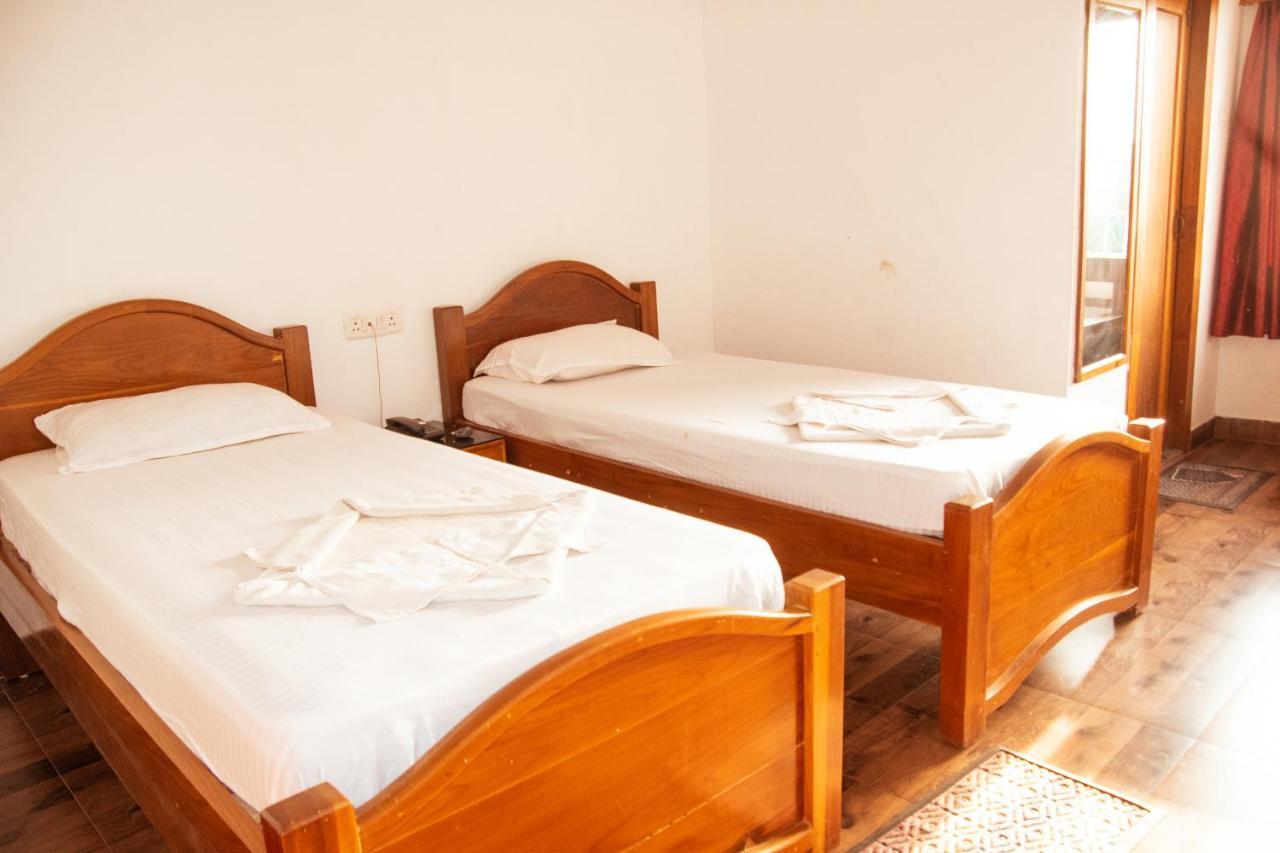 Hotel Nakshatra Karimganj 外观 照片