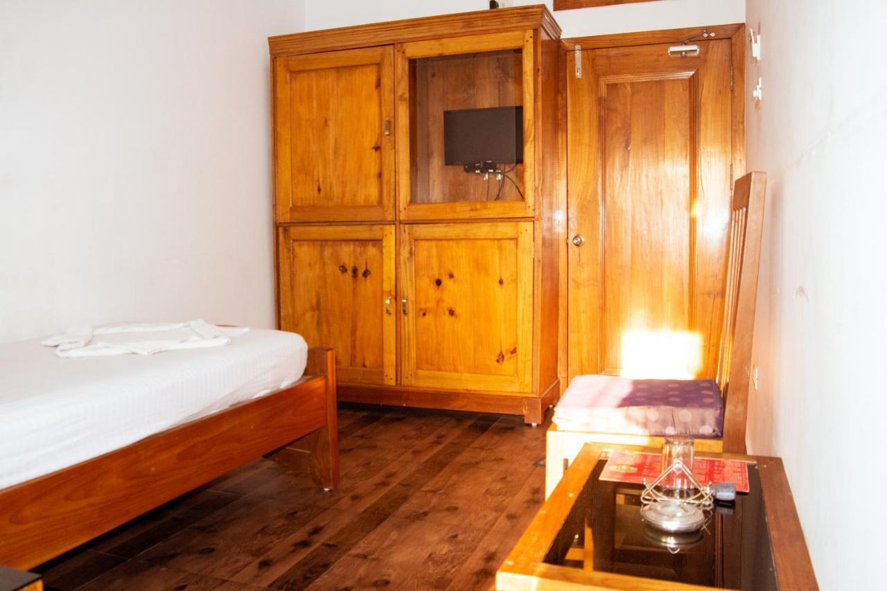 Hotel Nakshatra Karimganj 外观 照片