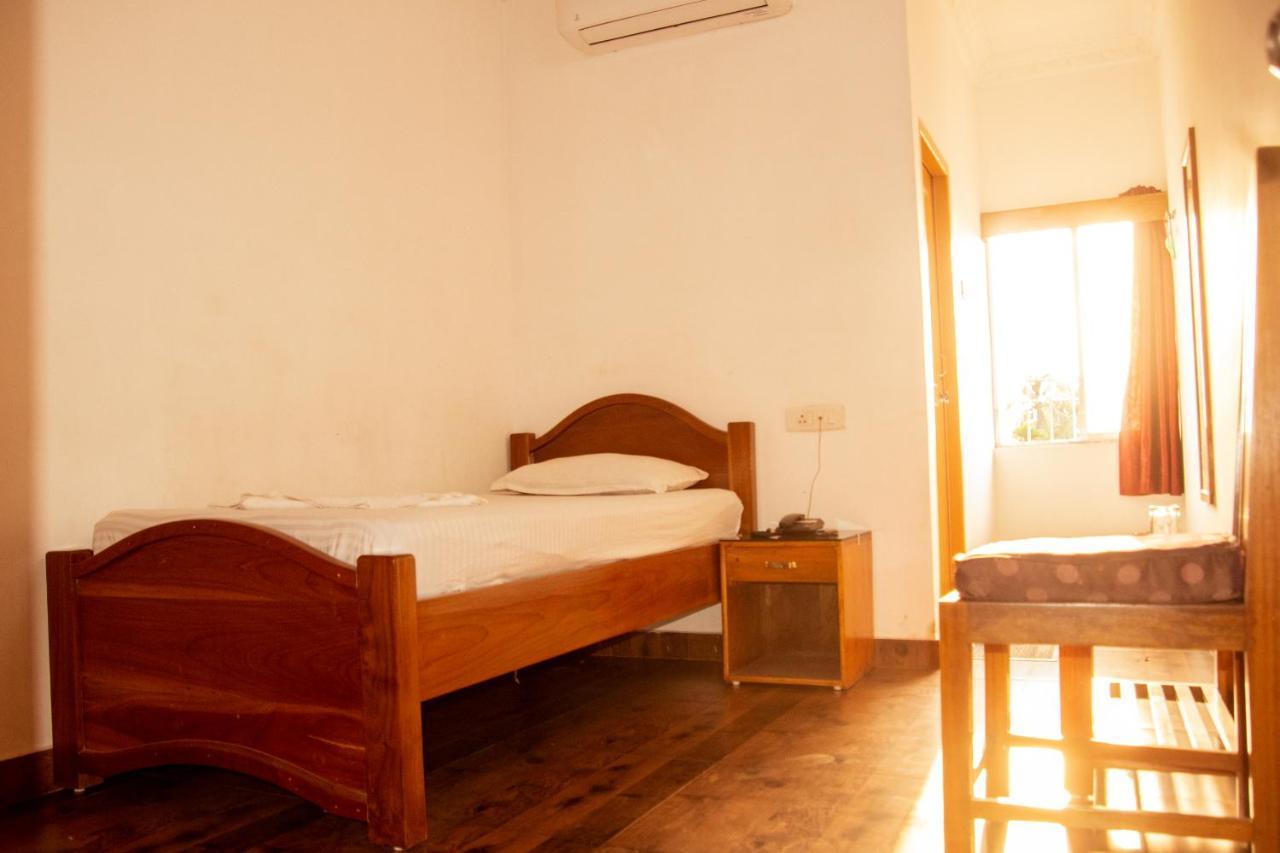 Hotel Nakshatra Karimganj 外观 照片